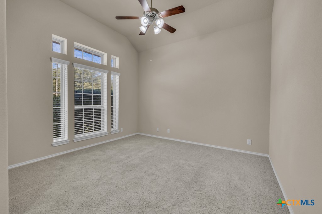 556 Oak Cascade