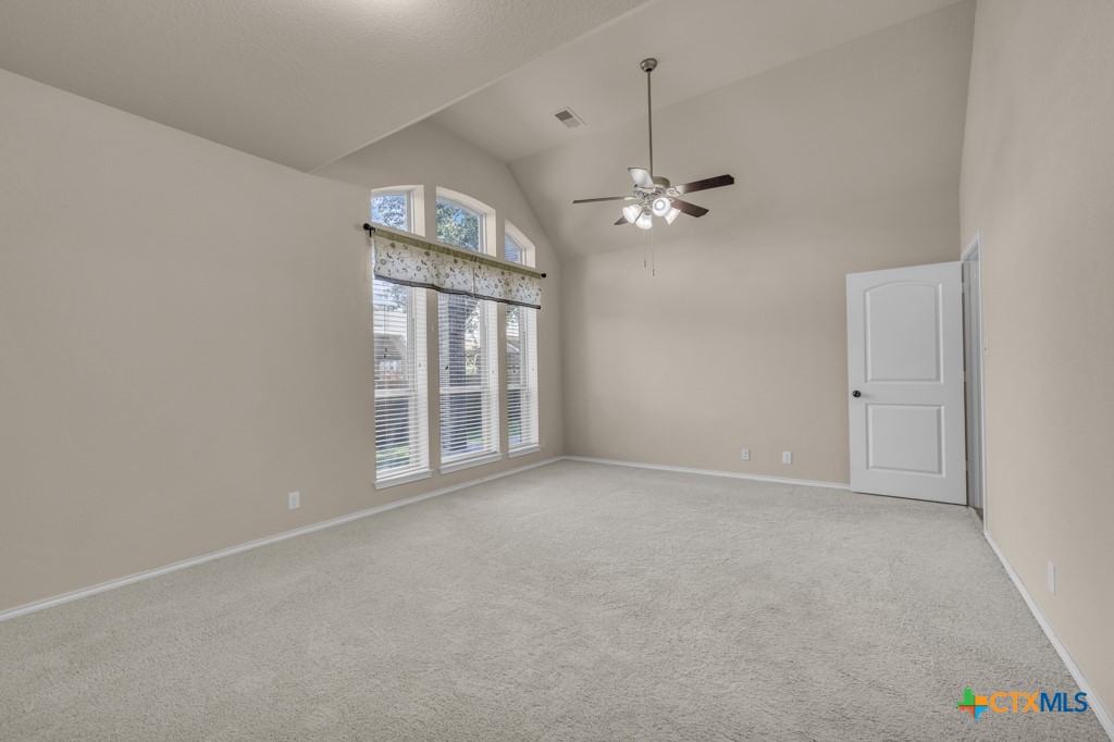 556 Oak Cascade
