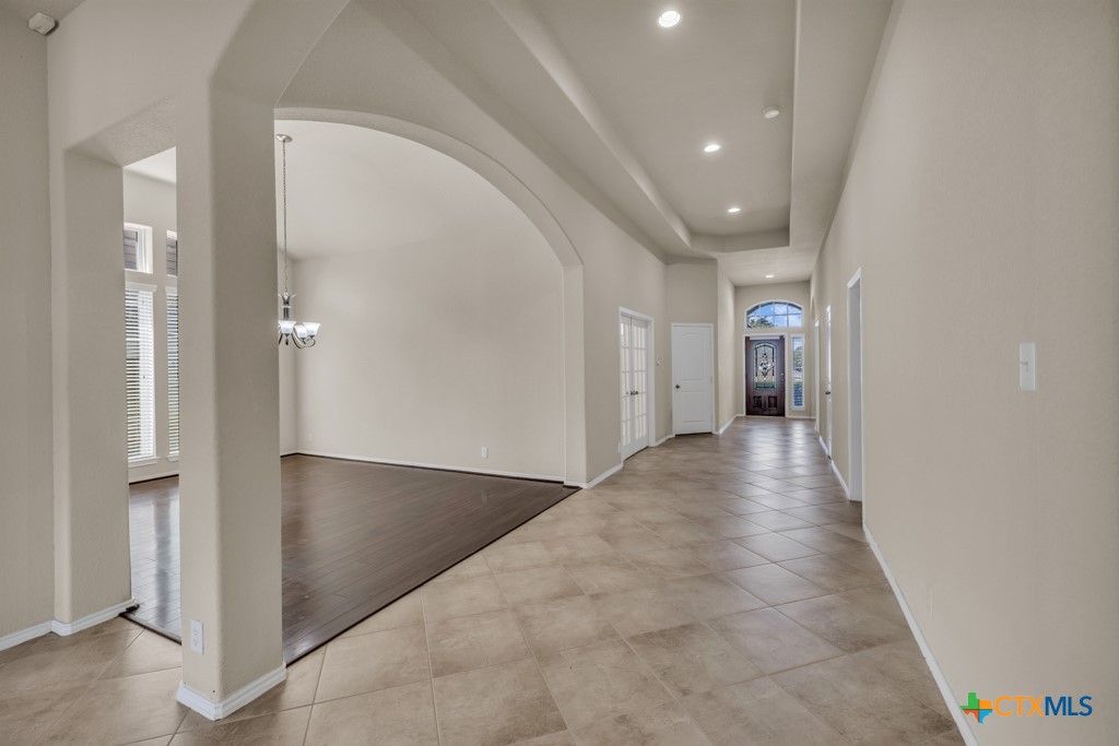 556 Oak Cascade
