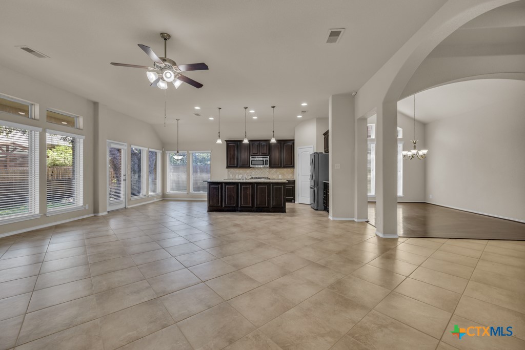 556 Oak Cascade