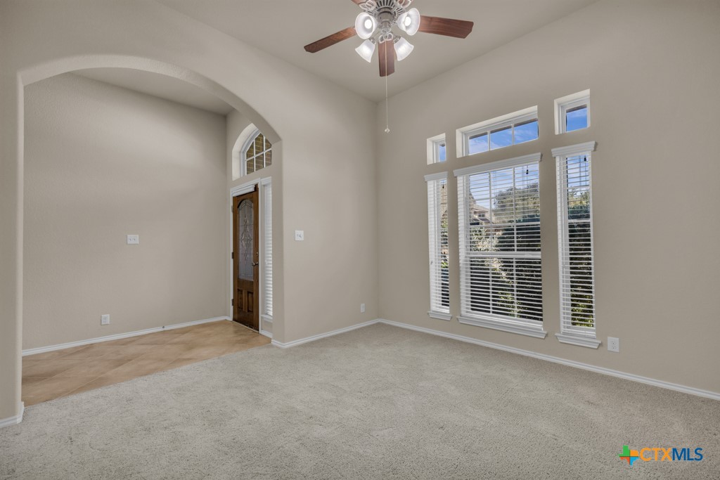 556 Oak Cascade
