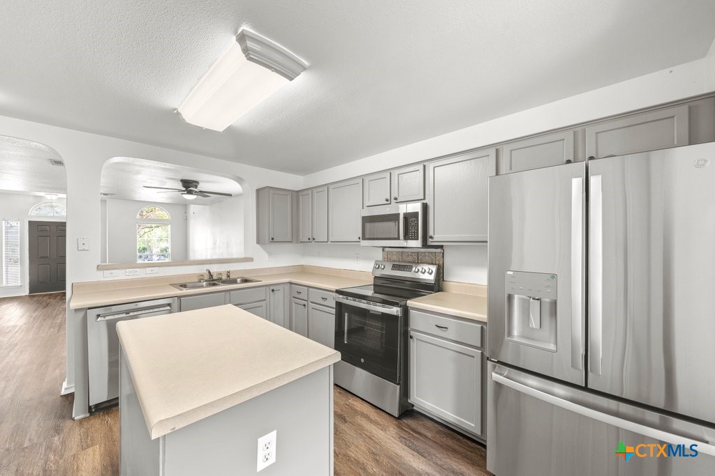 3312 Falcon Grove