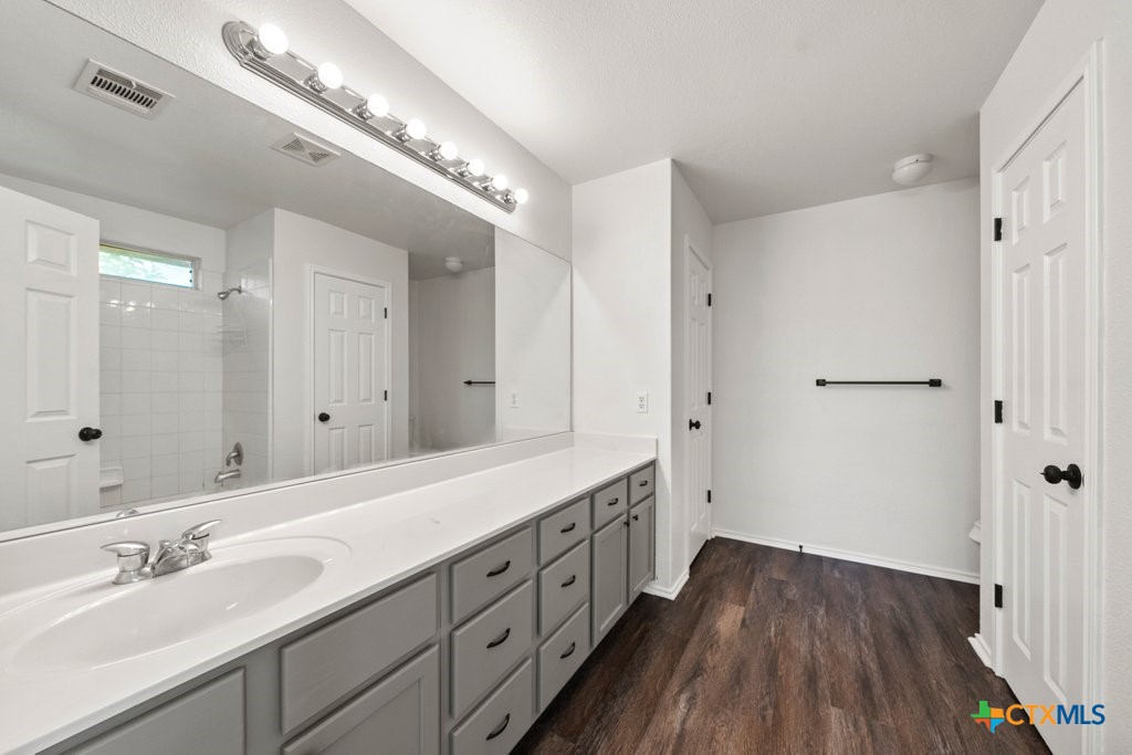 3312 Falcon Grove