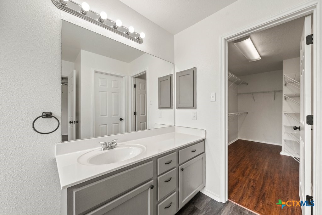 3312 Falcon Grove