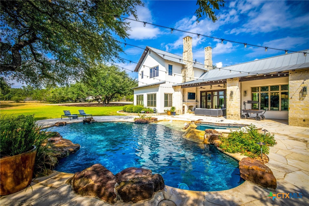 1945 Hoffmann Lane