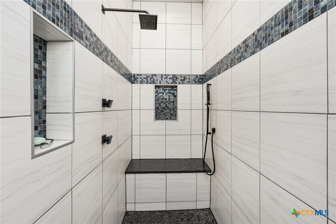 5943 Colin Ridge