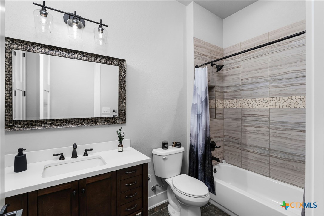 5943 Colin Ridge