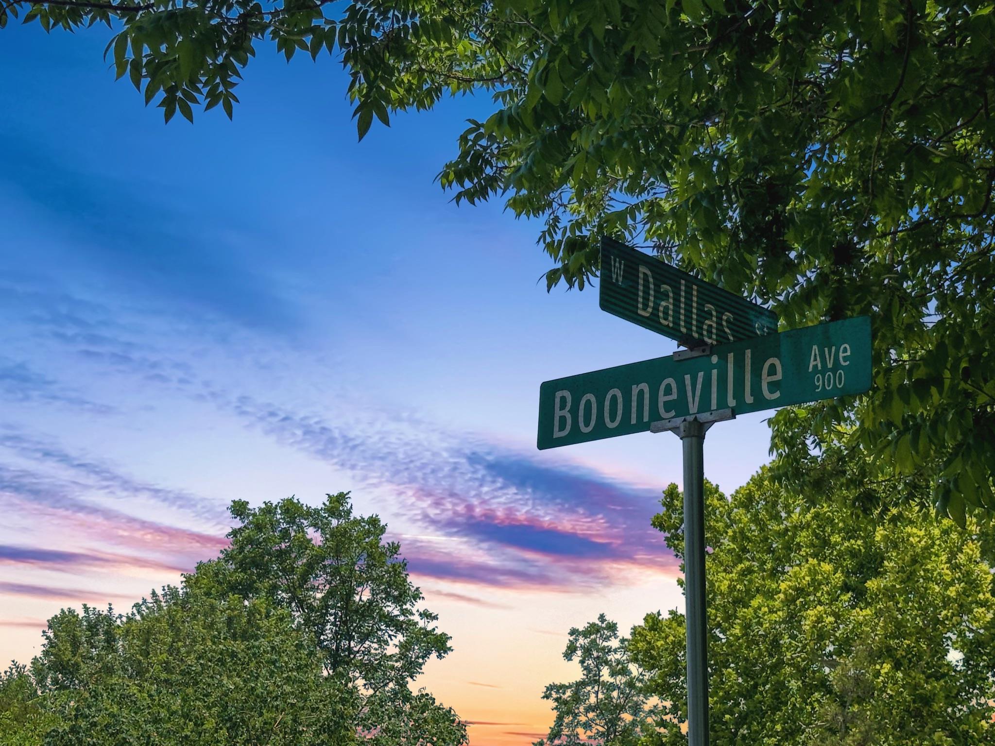 922 Booneville Ave