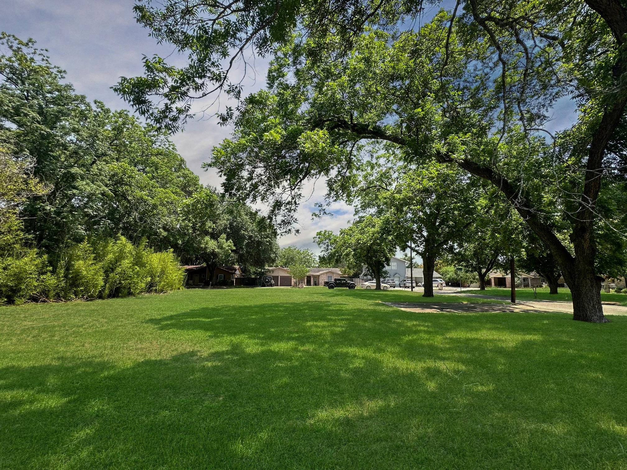 922 Booneville Ave