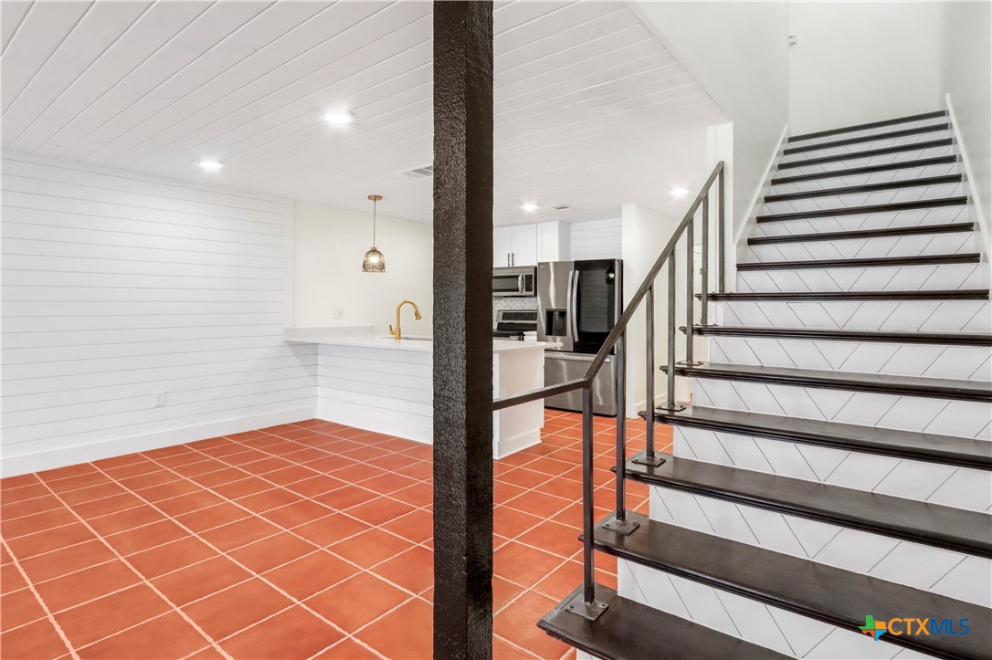 551 Terminal Loop Road B3