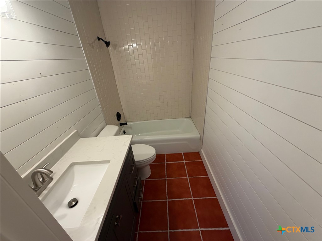 551 Terminal Loop Road B3