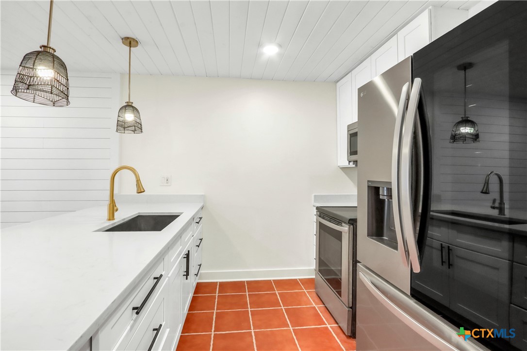 551 Terminal Loop Road B3