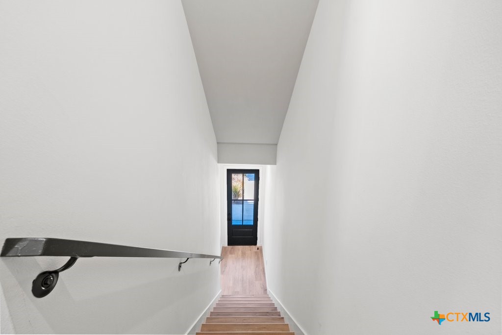 1208 N Academy Avenue 2203