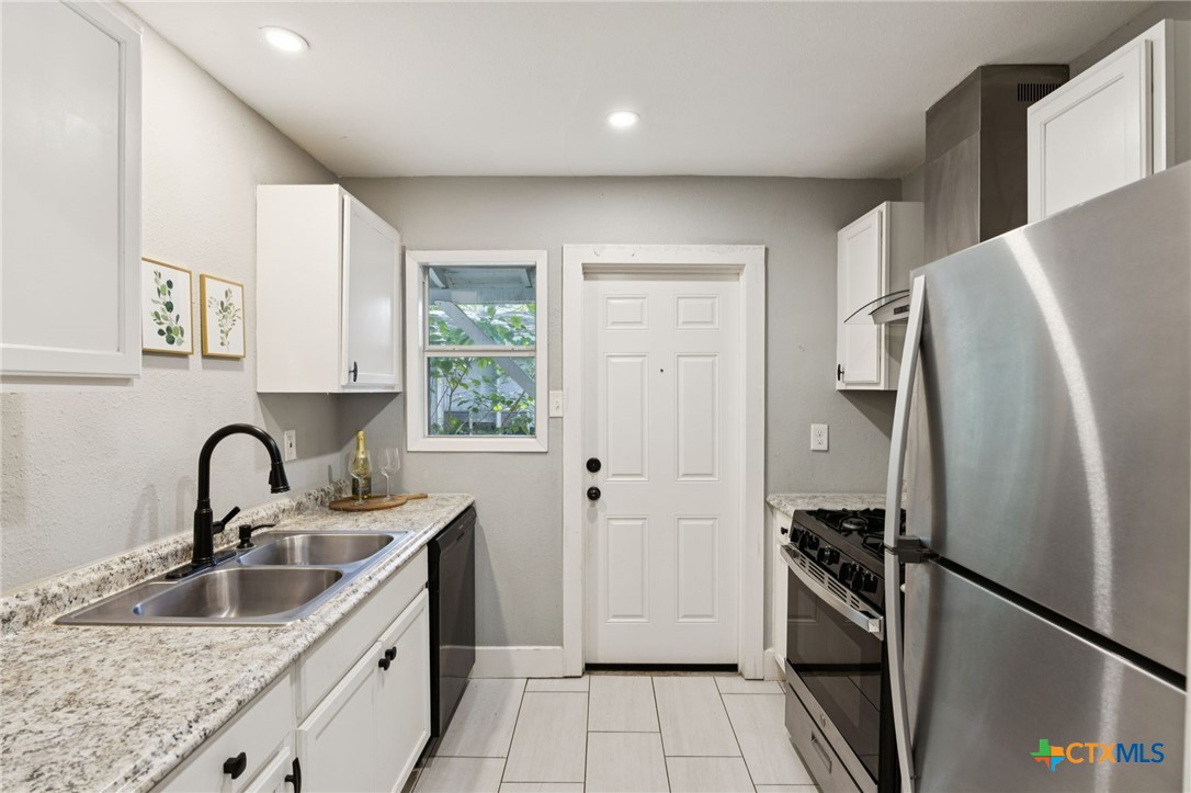 1030/1032 Haynes Street 2