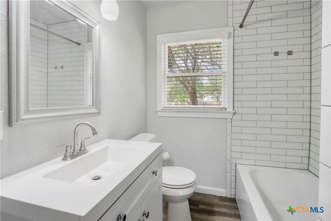 960 E Mountain Street