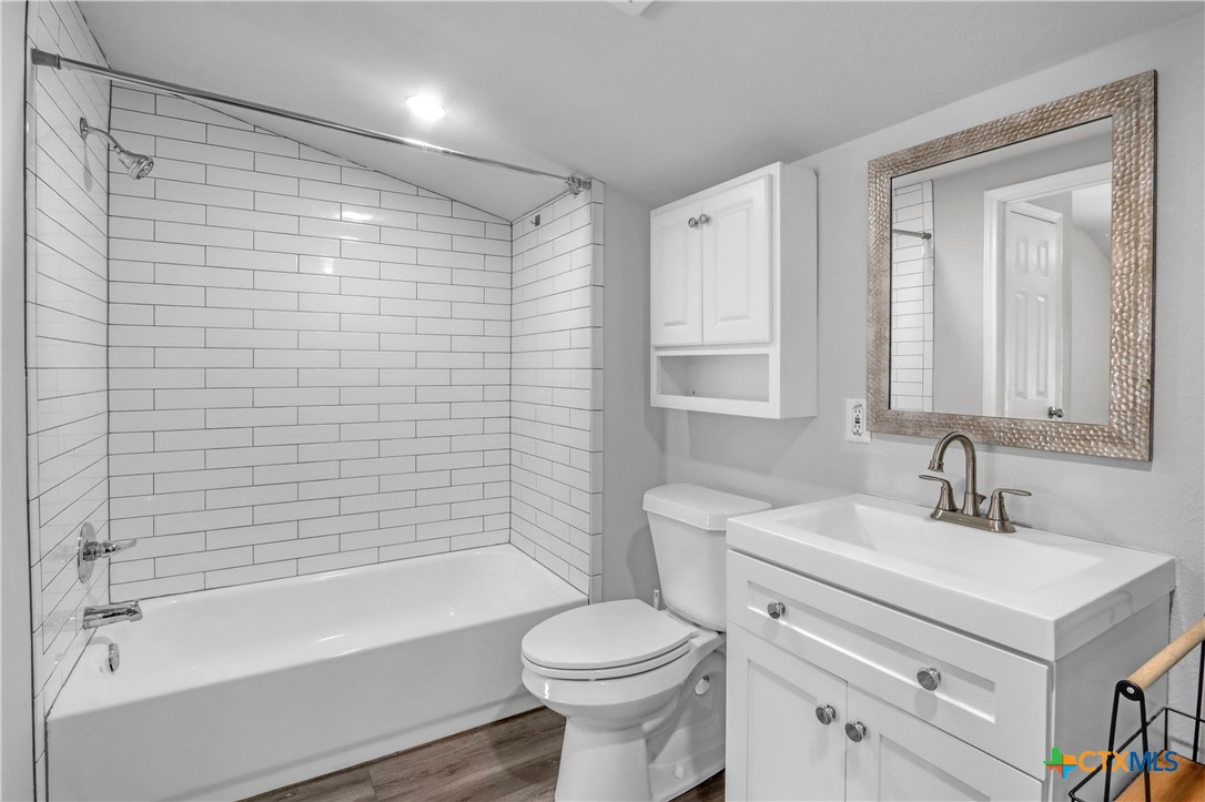 960 E Mountain Street