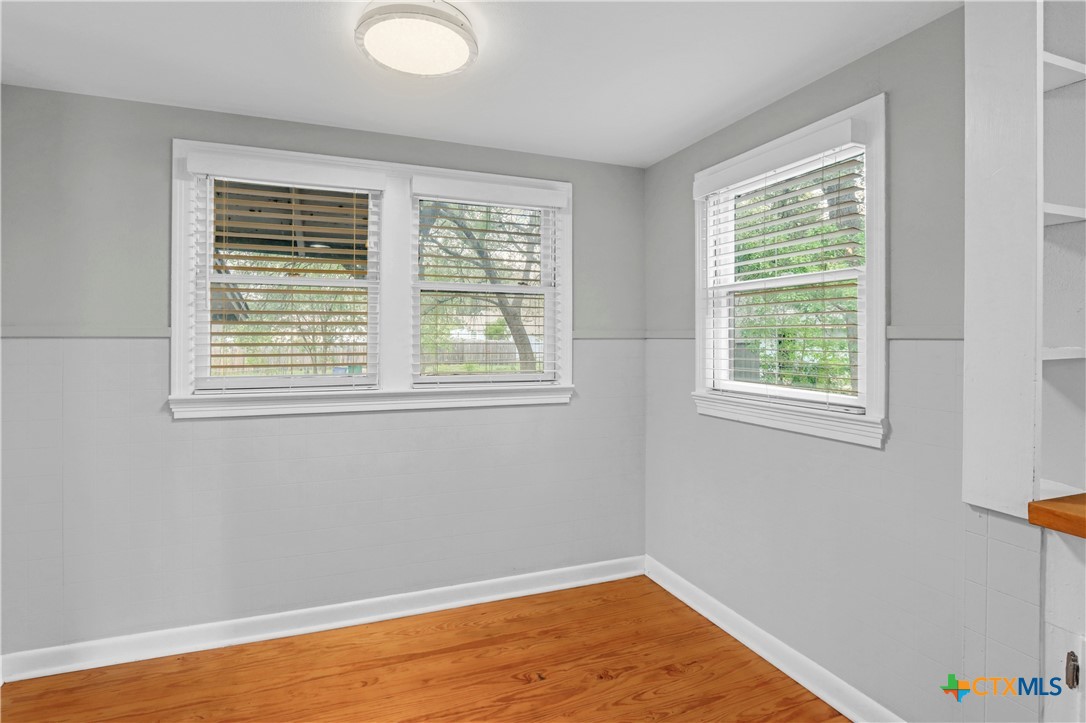 960 E Mountain Street