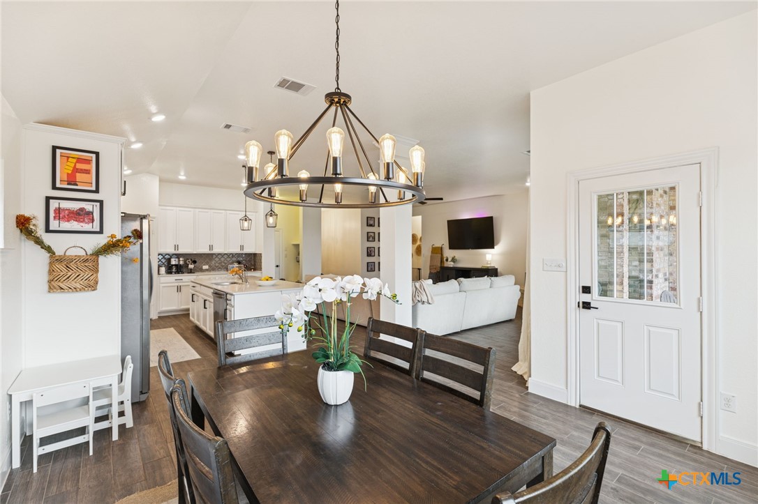 390 Nightshade Trail