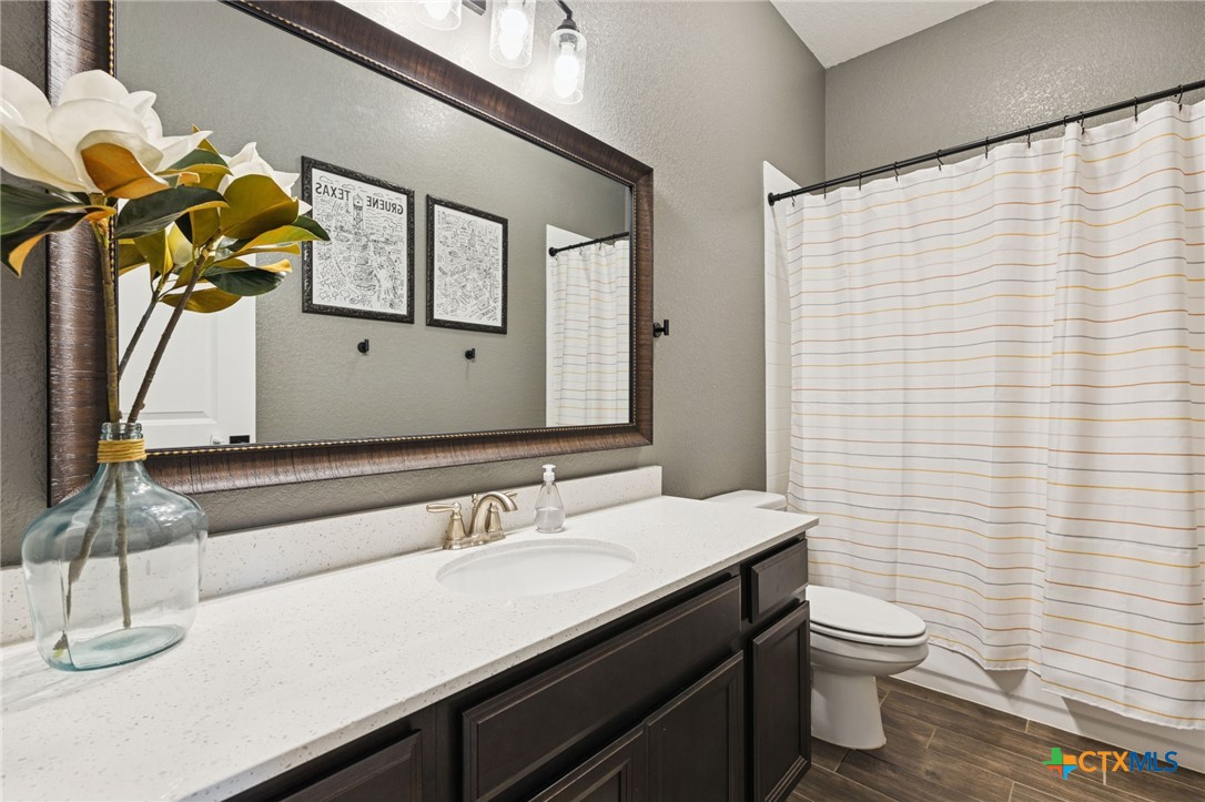 390 Nightshade Trail