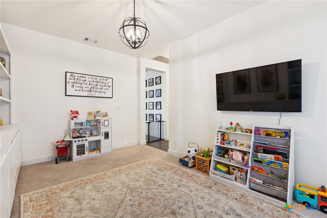 390 Nightshade Trail