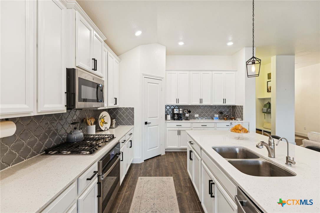 390 Nightshade Trail