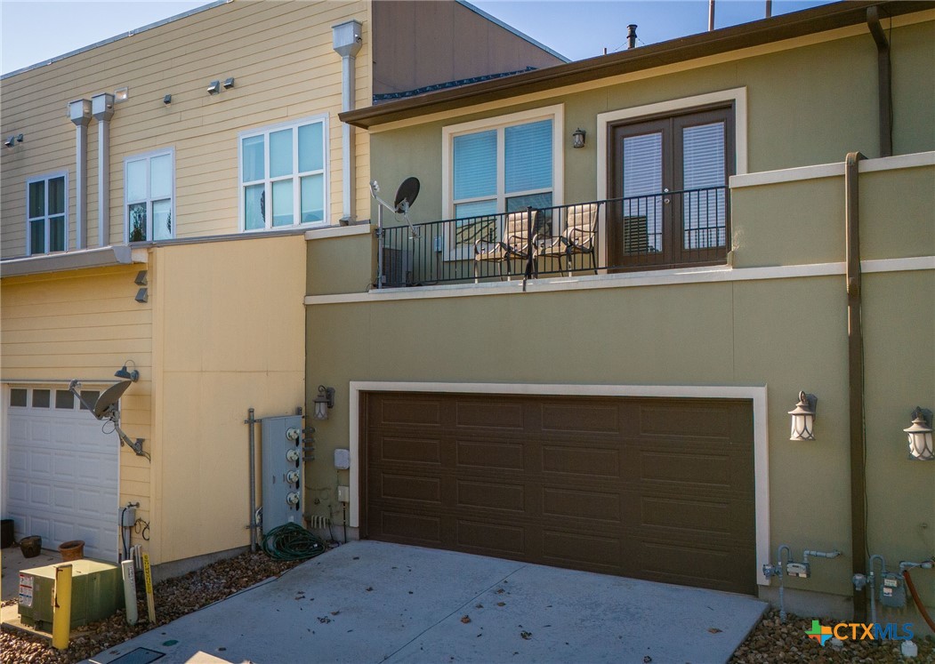 961 N Academy Avenue