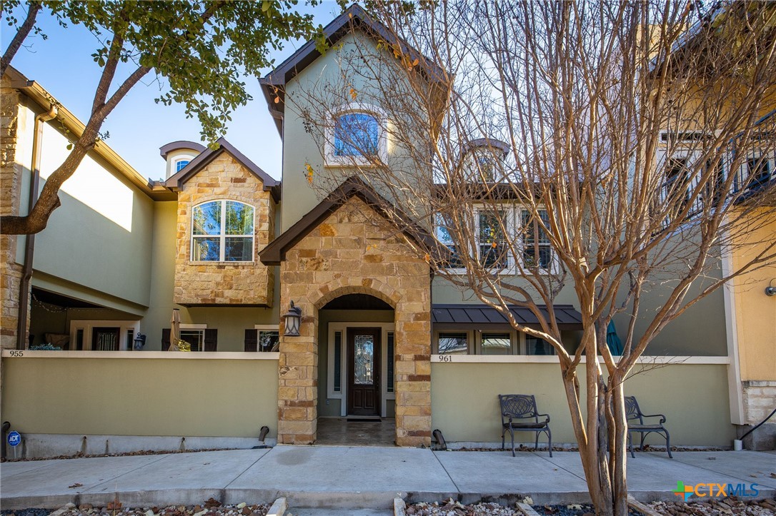 961 N Academy Avenue