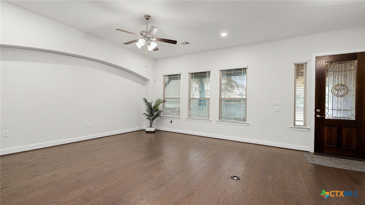 961 N Academy Avenue