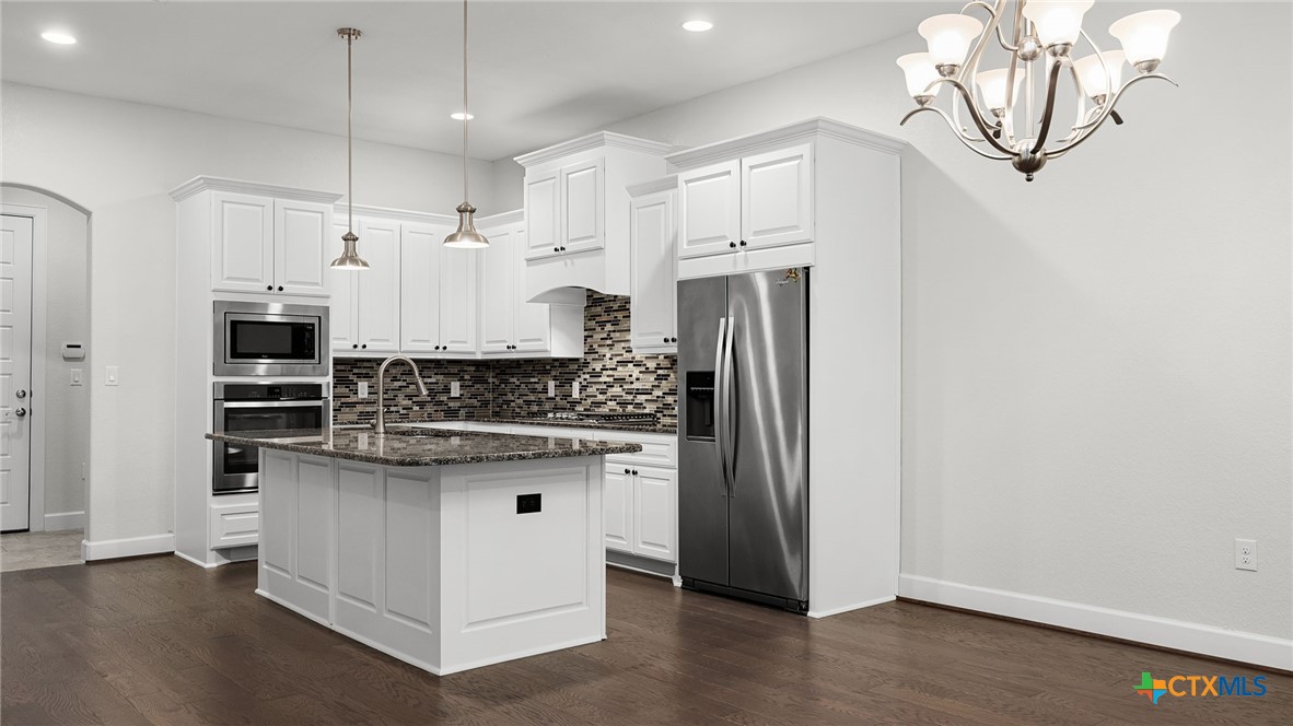 961 N Academy Avenue