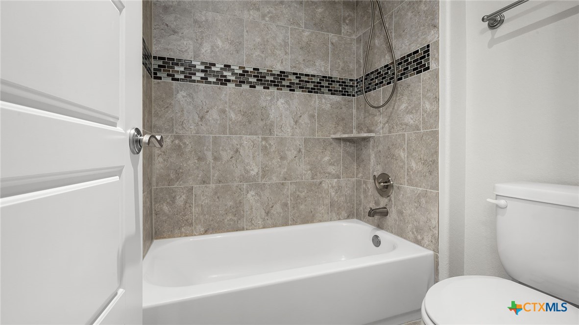 961 N Academy Avenue