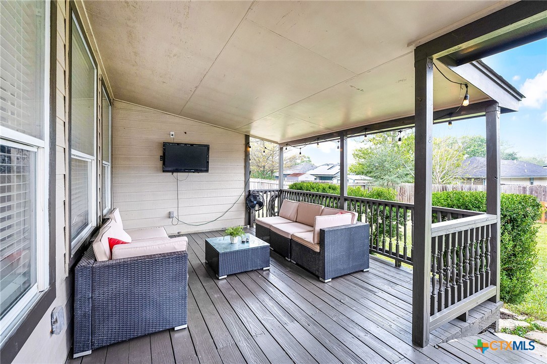 1616 Sunnycrest Circle