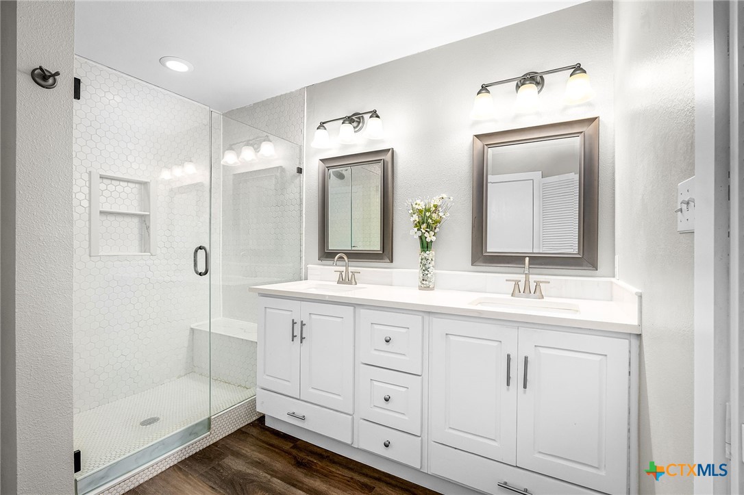 1616 Sunnycrest Circle