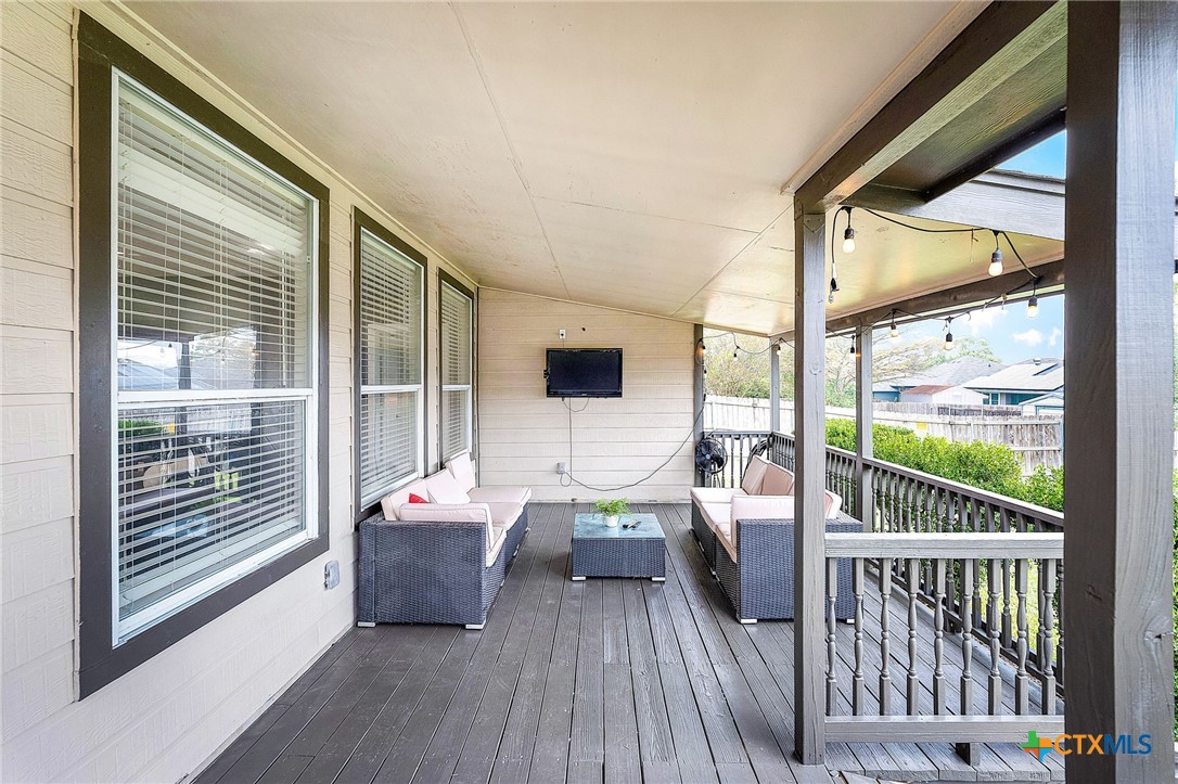 1616 Sunnycrest Circle