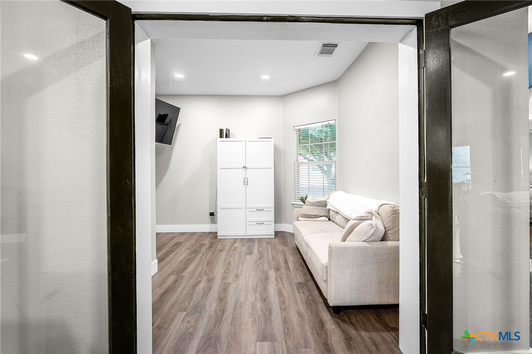 1616 Sunnycrest Circle