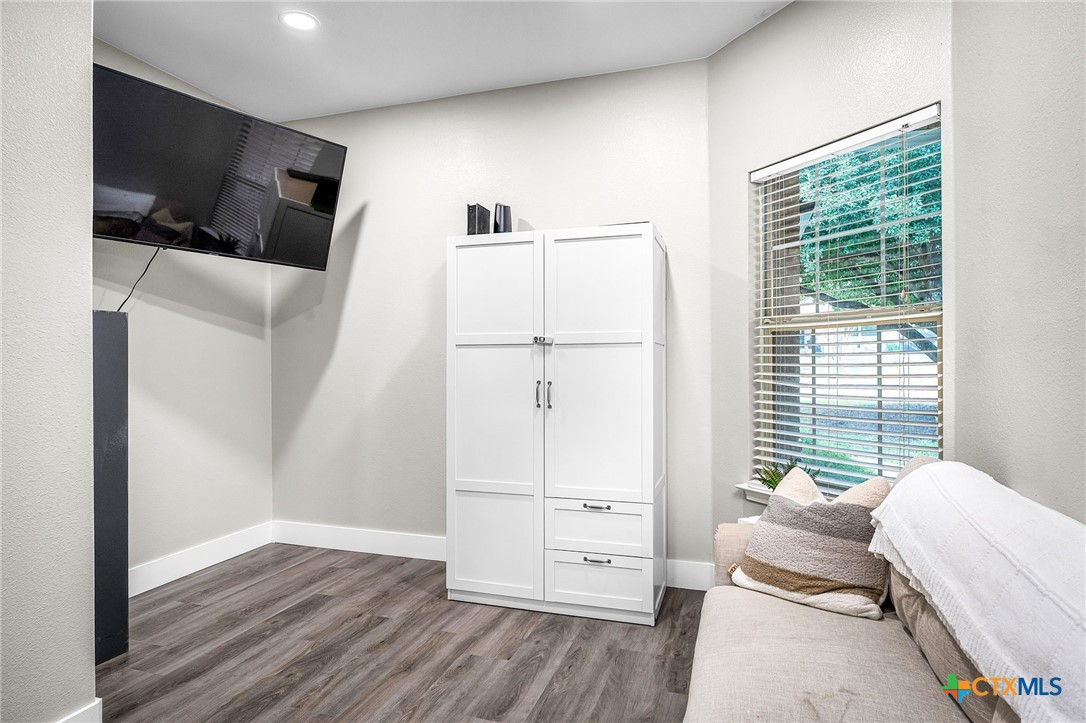 1616 Sunnycrest Circle