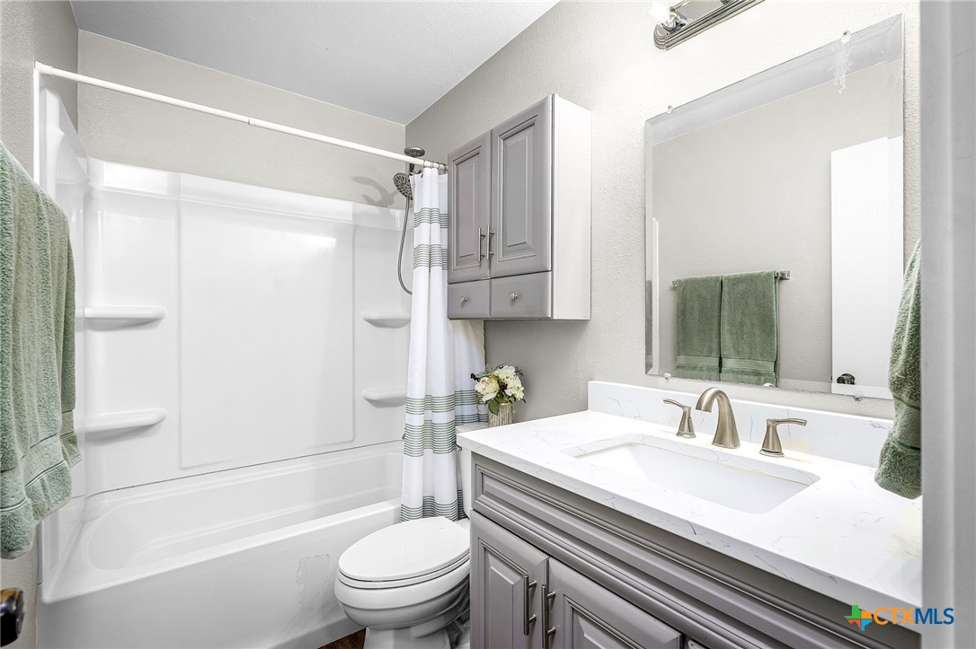 1616 Sunnycrest Circle