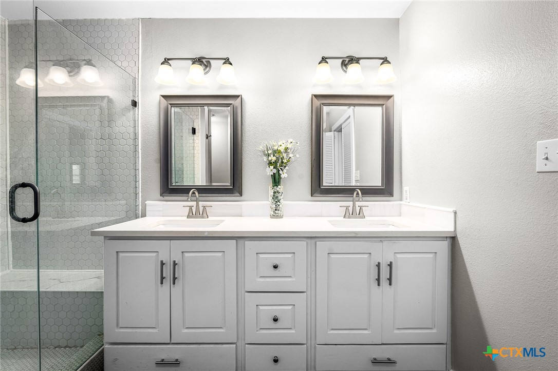 1616 Sunnycrest Circle