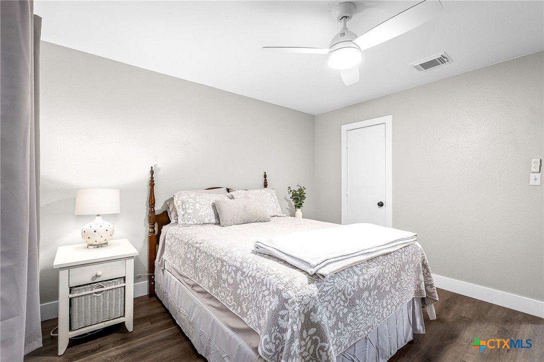 1616 Sunnycrest Circle