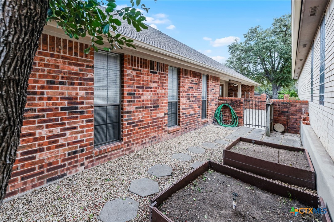 714 Cedar Parkway