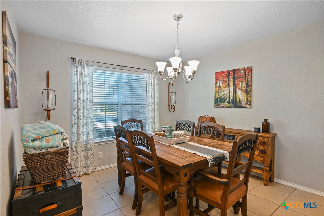 213 Chisholm Trail