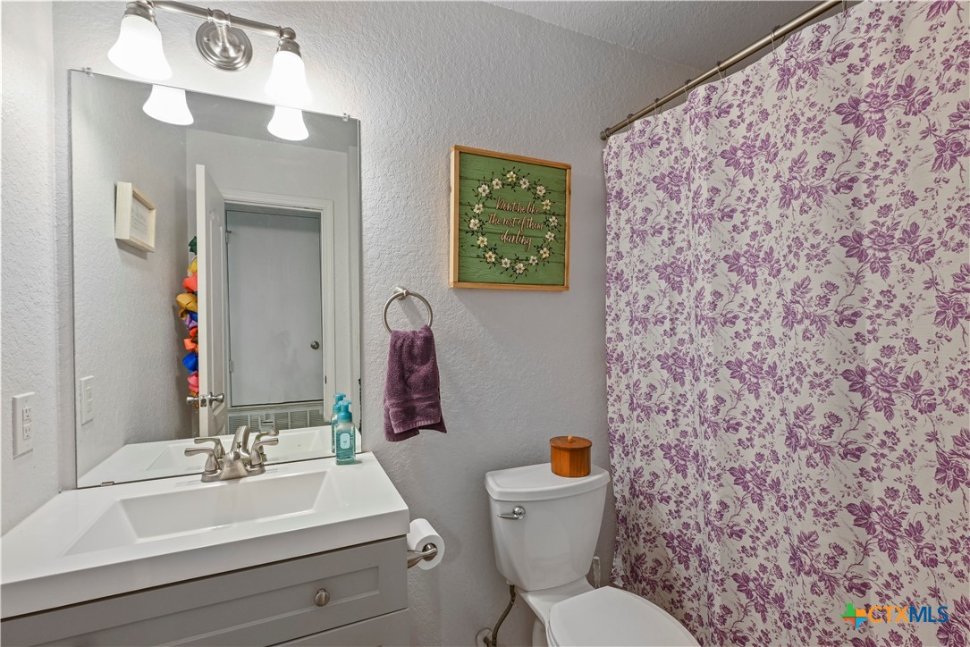213 Chisholm Trail