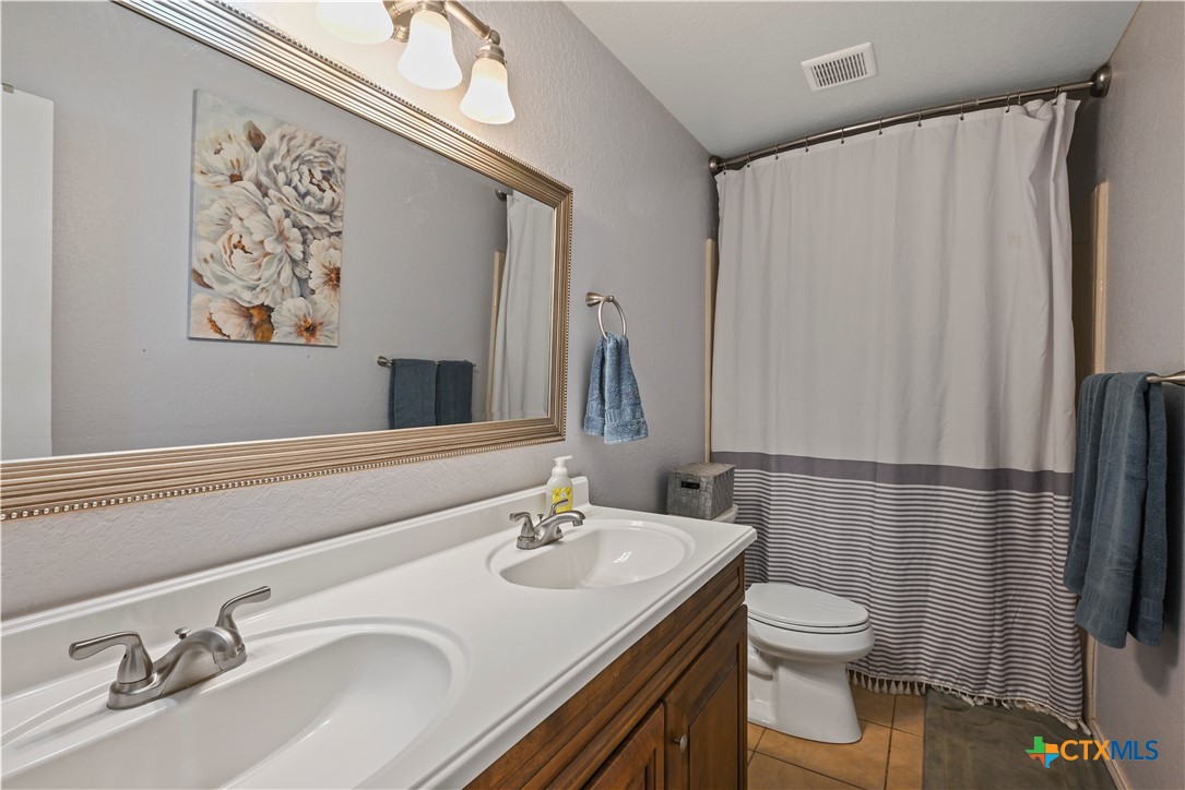 213 Chisholm Trail