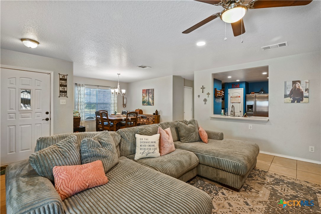 213 Chisholm Trail