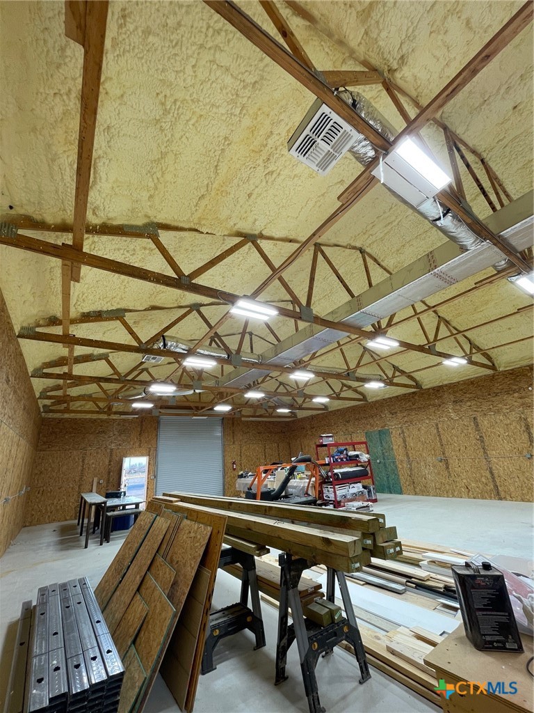 140 Thunderbird Lane