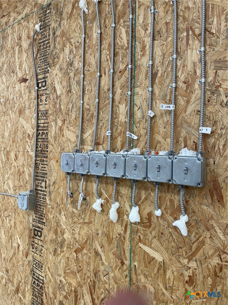 140 Thunderbird Lane