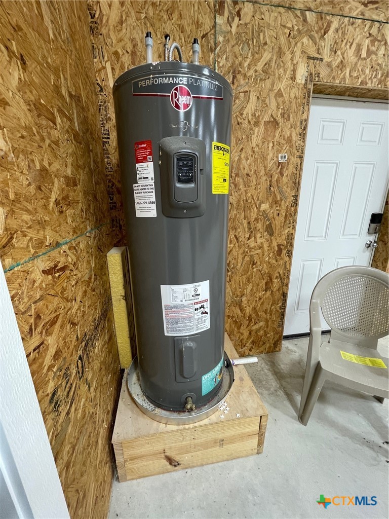 140 Thunderbird Lane