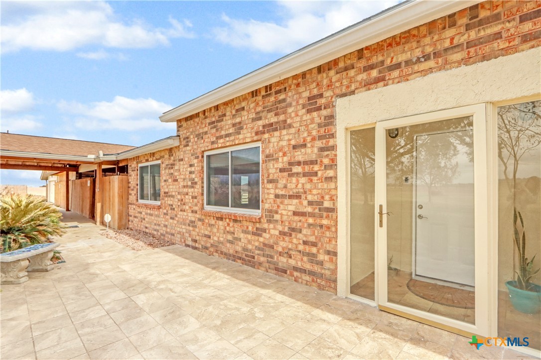 5037 N State Highway 123