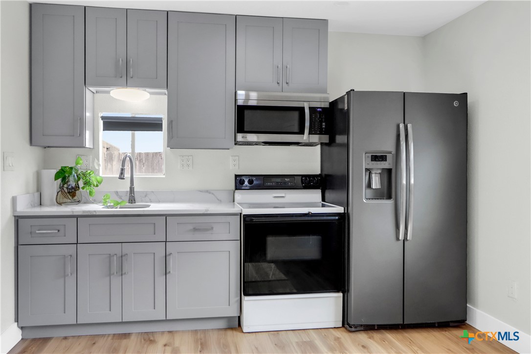 5037 N State Highway 123