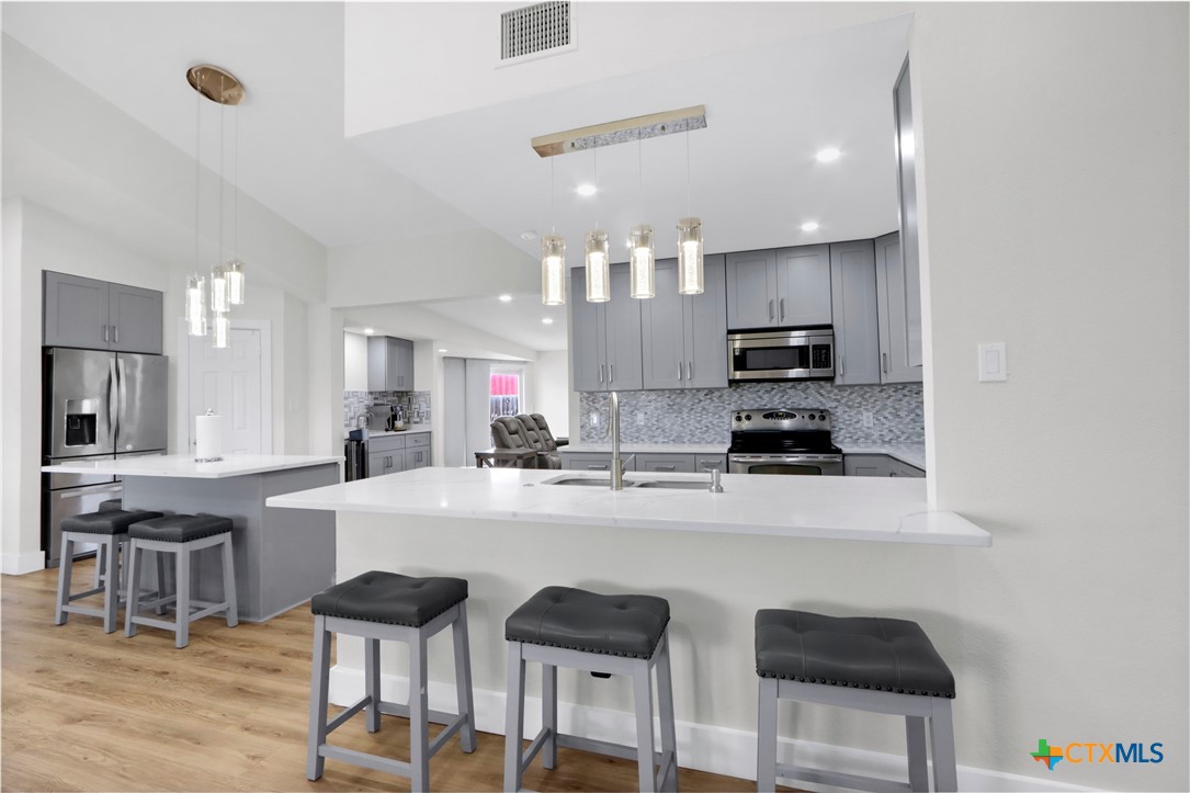 5037 N State Highway 123