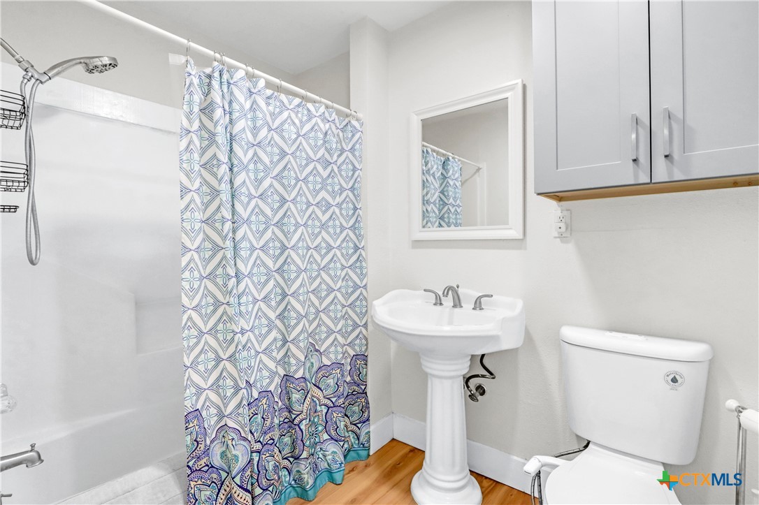 5037 N State Highway 123